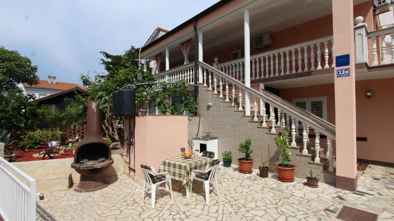 Apartment Kreslin Vantacici Buitenkant foto