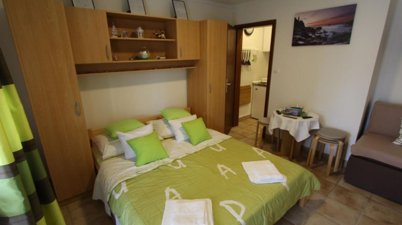 Apartment Kreslin Vantacici Buitenkant foto