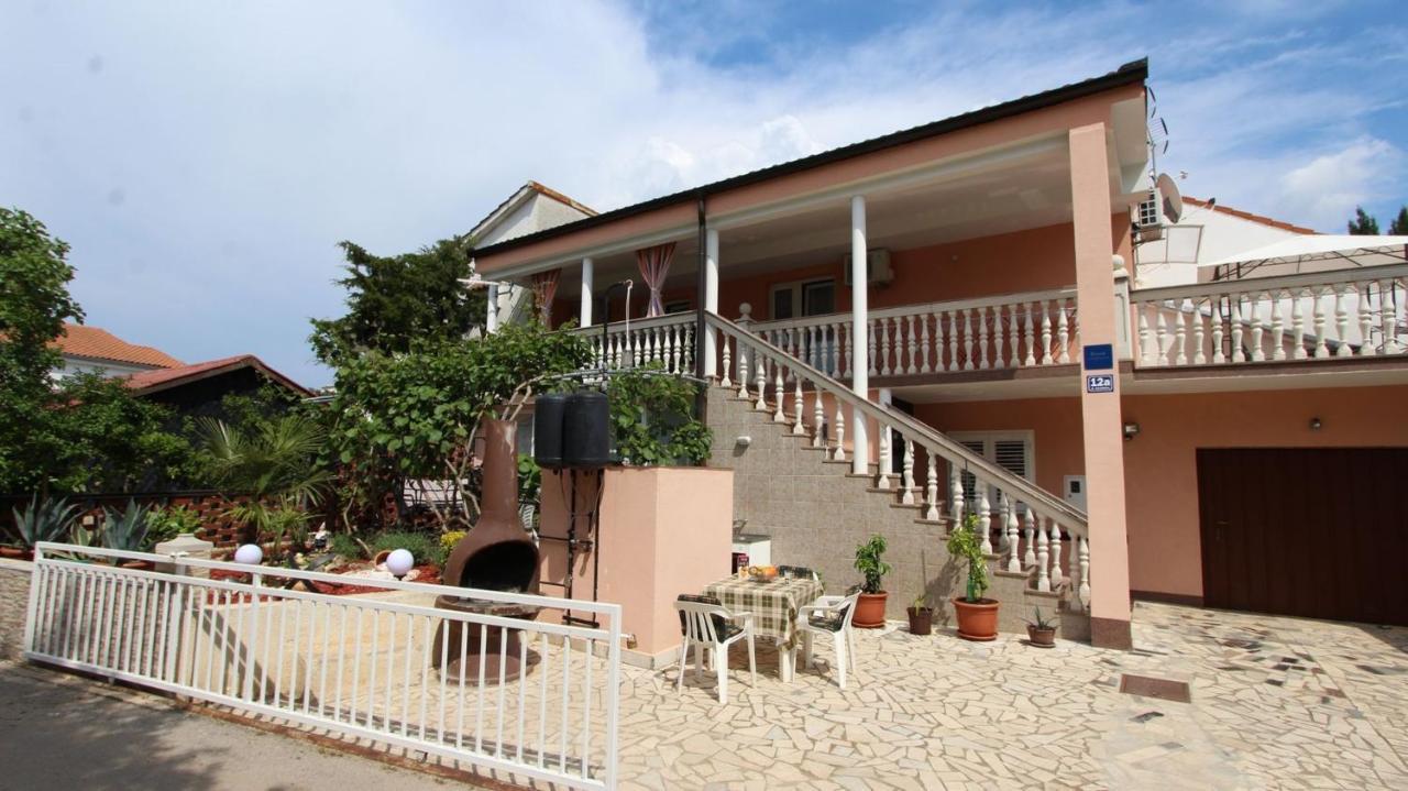 Apartment Kreslin Vantacici Buitenkant foto